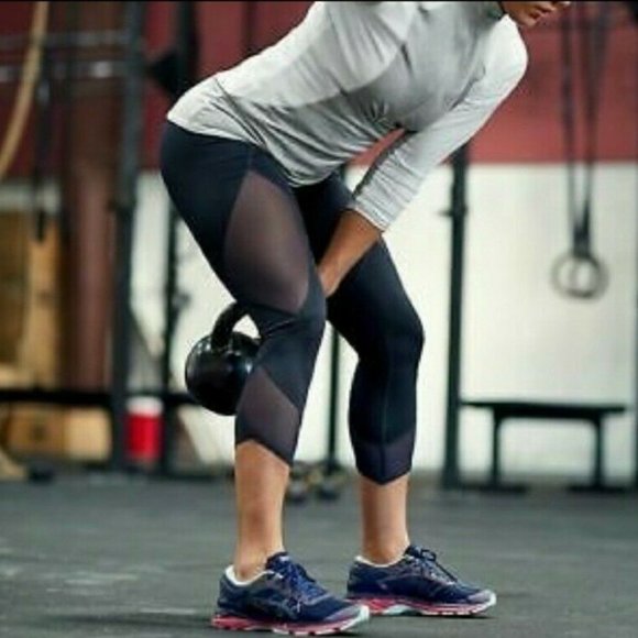 NEW ATHLETA Aura Sonar Mesh Capri Black - Picture 5 of 6
